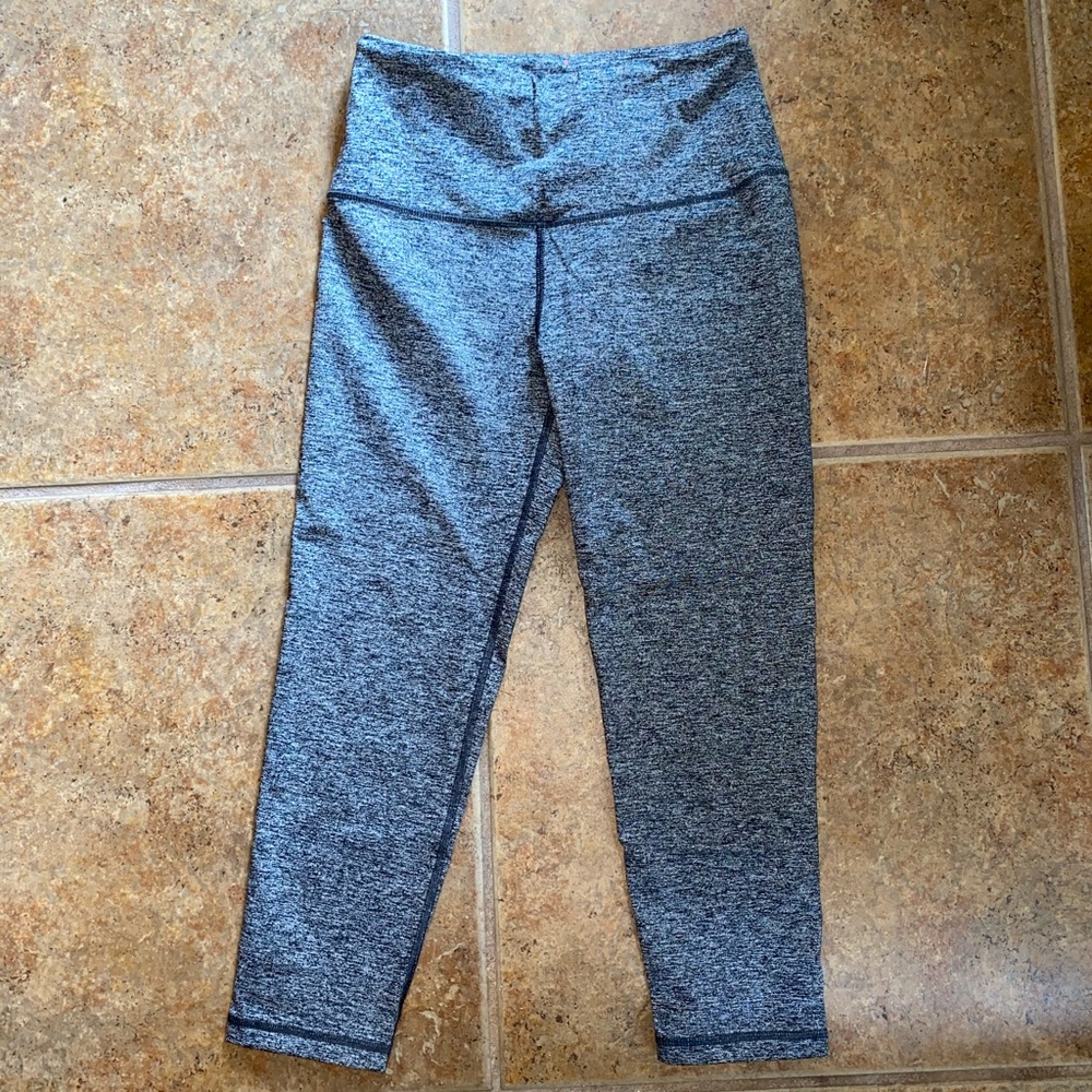Victoria’s Secret crop leggings